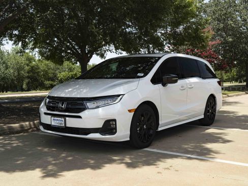 Used 2026 Honda Odyssey Sport-L image 5