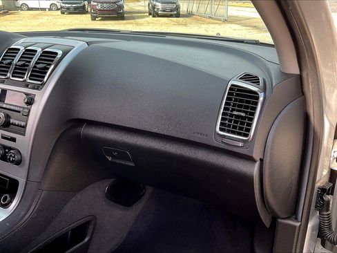 Used 2012 GMC Acadia SL w/ Preferred Package FWD image 21