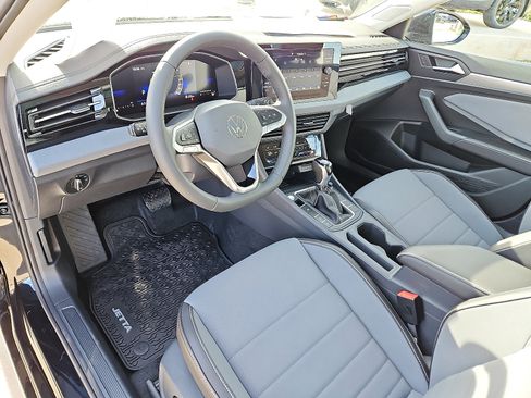 New 2026 Volkswagen Jetta SE image 10