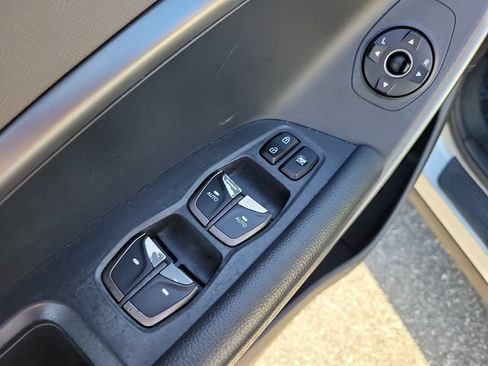 Used 2018 Hyundai Santa Fe SE FWD image 14