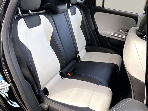 Used 2021 Mercedes-Benz GLA 250 image 19