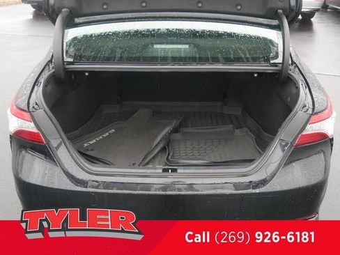 Used 2020 Toyota Camry XSE image 17