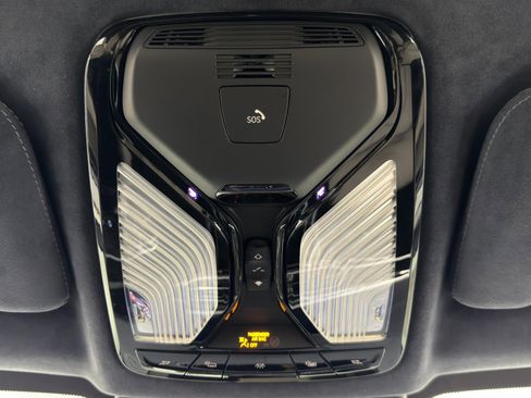 Used 2021 BMW X7 M50i w/ Dynamic Handling Package image 37