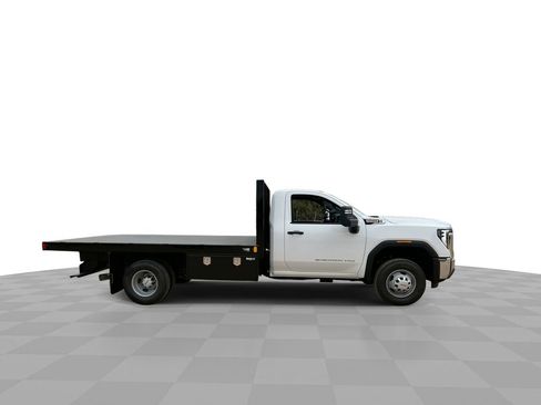 New 2026 GMC Sierra 3500 Pro w/ Convenience Package image 9