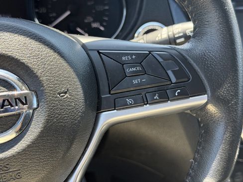 Used 2019 Nissan Rogue SV AWD/4WD image 25