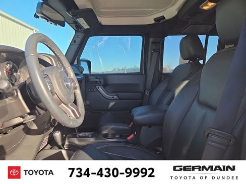 Used 2018 Jeep Wrangler Unlimited Sahara image 15