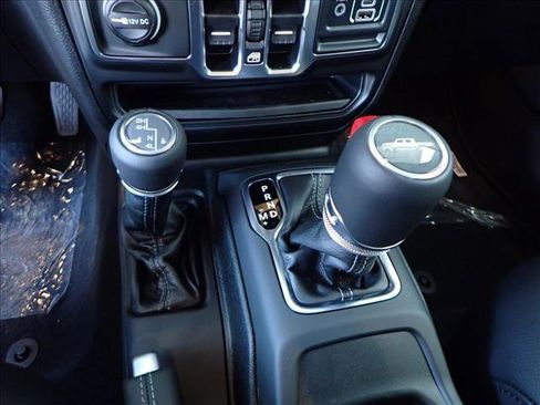 New 2025 Jeep Gladiator Sport image 20