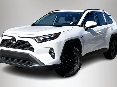 Used 2025 Toyota RAV4 XLE image 1