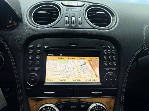 Used 2011 Mercedes-Benz SL 550 image 11