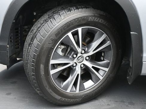 Used 2016 Toyota Highlander XLE AWD/4WD image 20