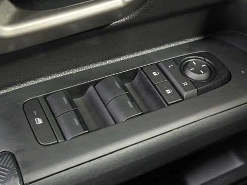 Used 2024 Toyota Tacoma TRD Off-Road image 31