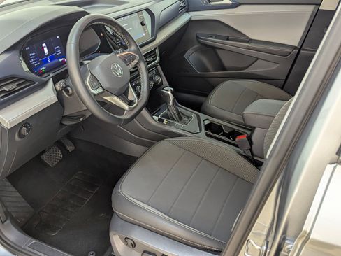 Used 2024 Volkswagen Taos SE image 5