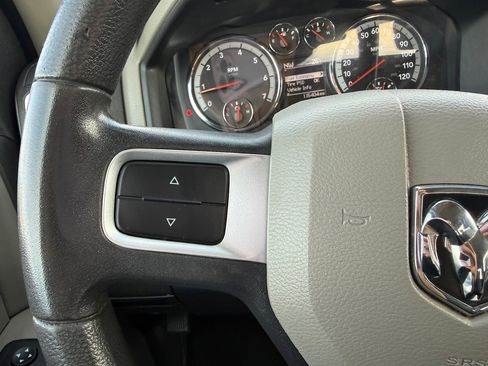 Used 2011 RAM 1500 Classic SLT image 29
