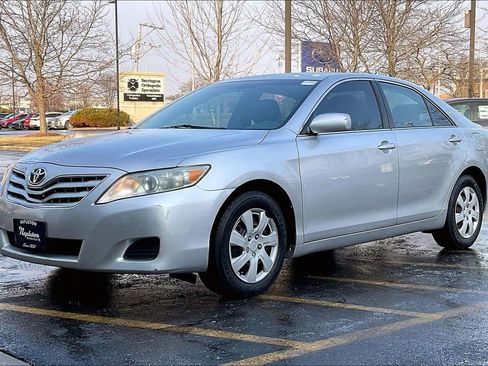 Used 2010 Toyota Camry LE image 15