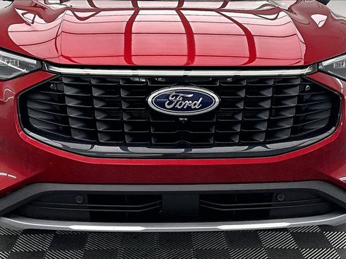 Used 2023 Ford Escape Platinum image 28