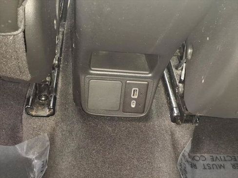 Used 2022 Buick Encore GX Preferred w/ Cold Weather Comfort Package AWD/4WD image 9