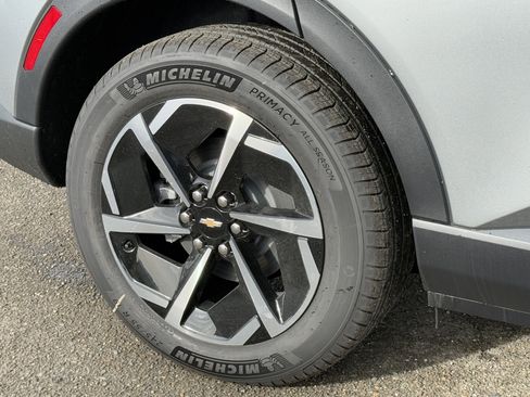 New 2026 Chevrolet Equinox EV LT image 36