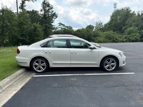 Used 2015 Volkswagen Passat TDI SEL Premium FWD image 5