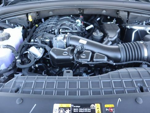 New 2025 Jeep Grand Cherokee Altitude image 20