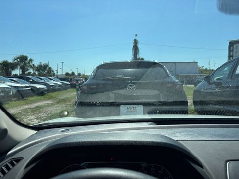 Used 2025 Nissan Sentra SV FWD image 14
