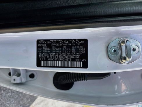 Used 2023 Hyundai Kona Limited w/ Cargo Package FWD image 18