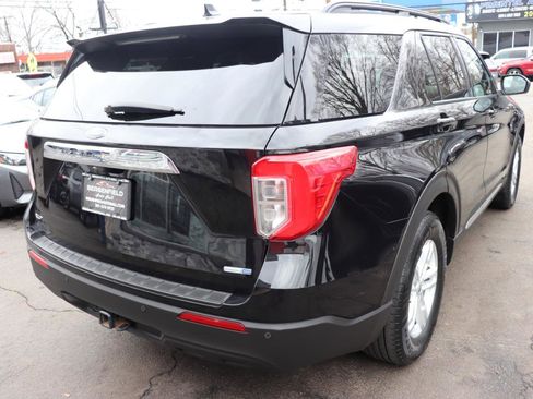 Used 2020 Ford Explorer XLT w/ Comfort Package image 5