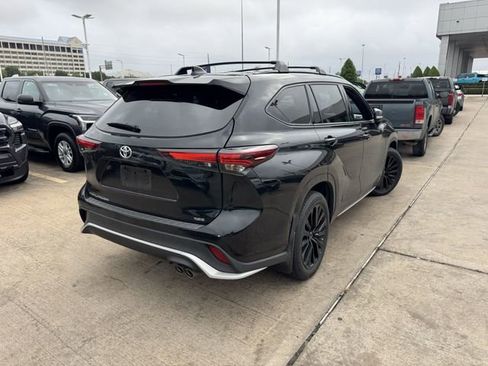 Used 2024 Toyota Highlander XSE FWD image 5