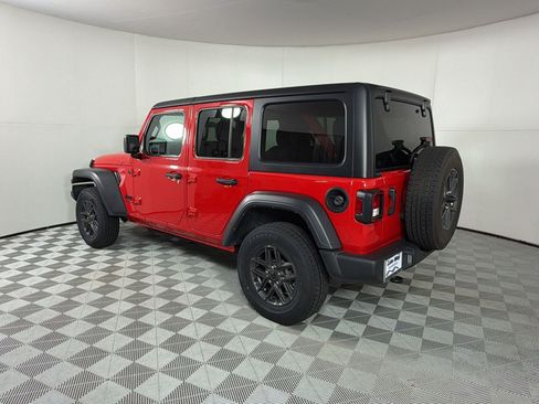Used 2025 Jeep Wrangler Unlimited Sport AWD/4WD image 3