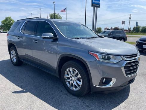 Used 2020 Chevrolet Traverse LT w/ LPO, 'HIT The Road' Package AWD/4WD image 2