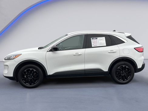 Used 2020 Ford Escape SE image 10