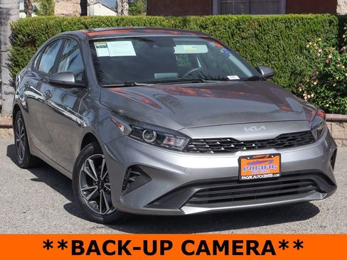 Used 2023 Kia Forte LXS w/ LXS Technology Package image 2
