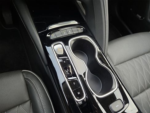 Used 2022 Buick Envision Avenir w/ Safety Package image 22