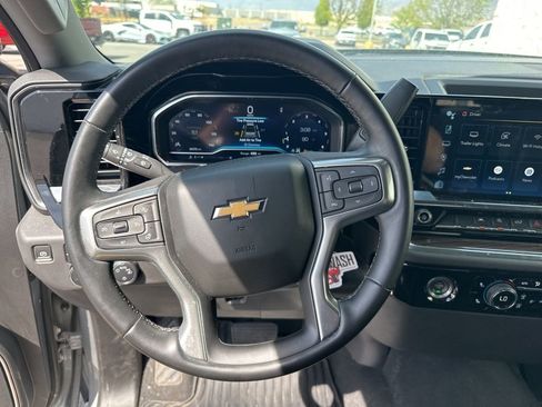 Used 2023 Chevrolet Silverado 1500 LT image 12