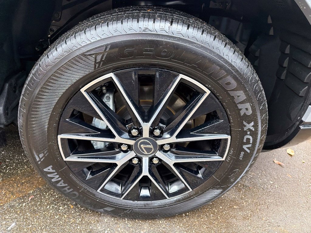 Used 2026 Lexus GX 550 w/ Accessory Package (2T) AWD/4WD image 36
