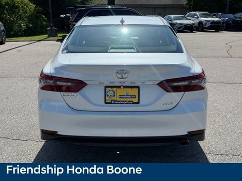 Used 2022 Toyota Camry XLE FWD image 6