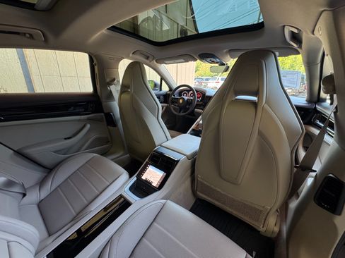 Used 2025 Porsche Panamera 4 AWD/4WD image 32