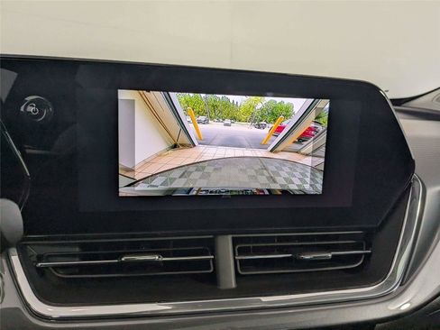 Used 2026 Chevrolet Trax ACTIV w/ Sunroof Package FWD image 19