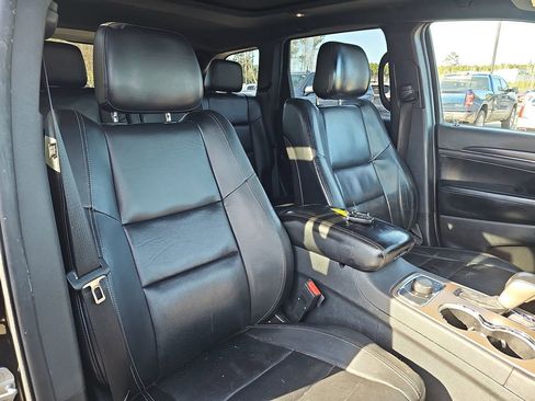 Used 2016 Jeep Grand Cherokee Limited w/ Luxury Group II image 13