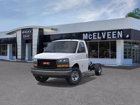 New 2025 GMC Savana 3500 1WT w/ Power Convenience Package image 32