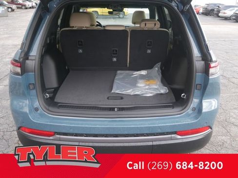 New 2026 Jeep Grand Cherokee Limited image 18