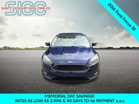Used 2016 Ford Focus SE w/ Equipment Group 201A FWD image 2
