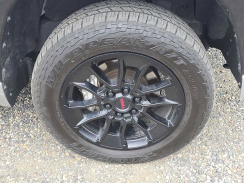 Used 2024 Toyota Tundra Platinum AWD/4WD image 10
