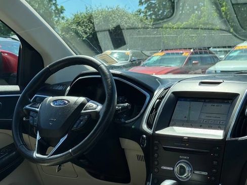 Used 2017 Ford Edge Titanium w/ Equipment Group 301A AWD/4WD image 3