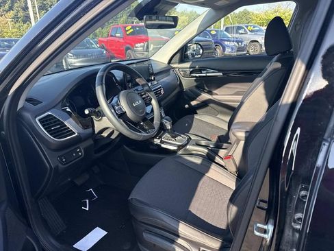 Certified 2023 Kia Seltos S FWD image 4