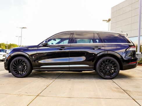 Used 2021 Lincoln Aviator Reserve w/ Equipment Group 208A image 9
