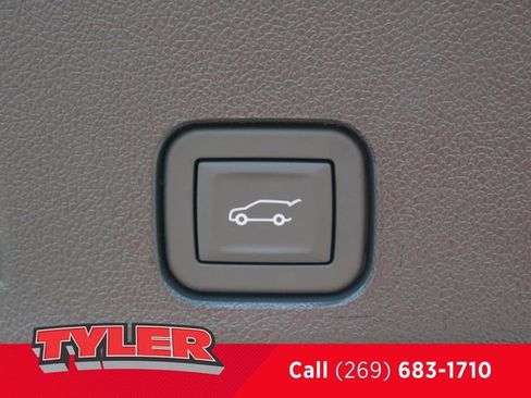 New 2026 Chevrolet Traverse High Country w/ LPO, Floor Liner Package AWD/4WD image 18