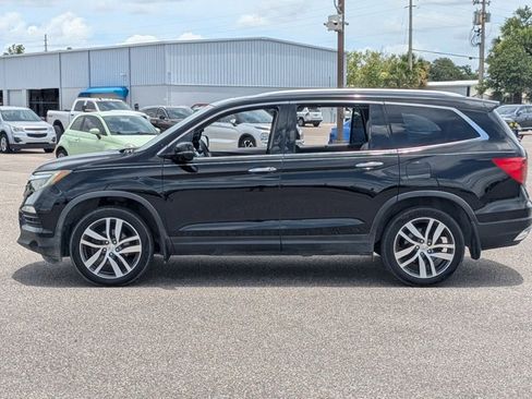 Used 2017 Honda Pilot Touring image 8