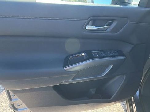 New 2026 Nissan Pathfinder SL image 19