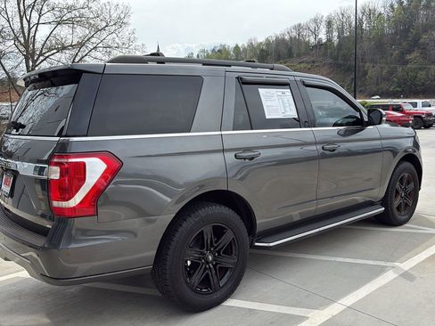 Used 2021 Ford Expedition XLT image 4