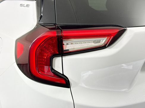 Used 2022 GMC Terrain SLE image 36